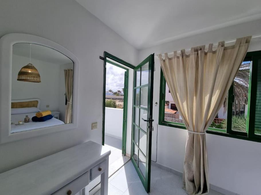 La Casa De Las Palomitas Corralejo Luaran gambar